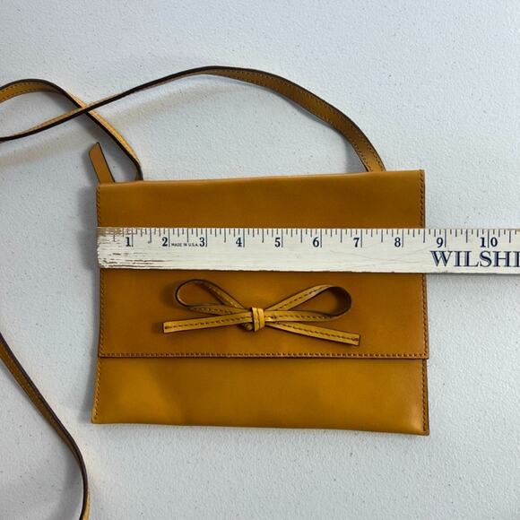 Gap Cognac Leather Crossbody W/ Dainty Bow NWOT - Picture 3 of 9